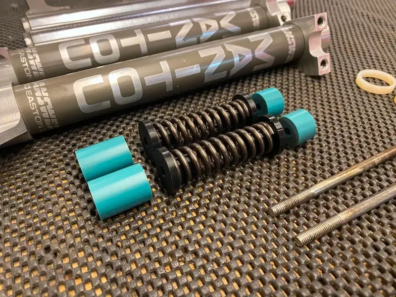 Manitou_1_and_2_hybrid_steel springs_elastomer_kit_02.jpeg