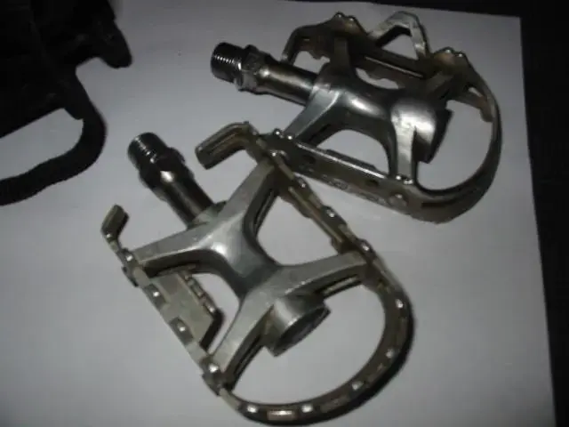 MORE BIKE BITS FOR SALE 010.webp