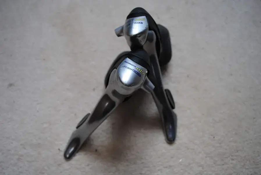 ST-5500 105 9spd.webp