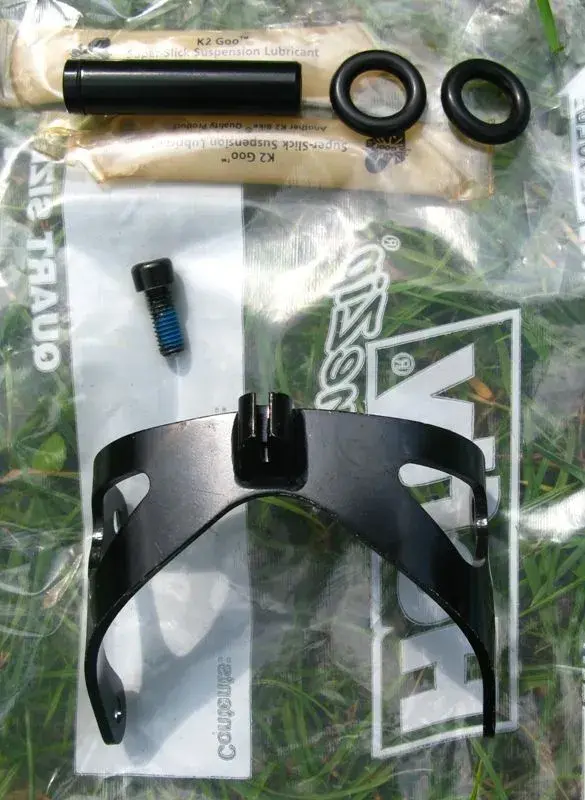 noleen-canti-bracer-and-bolts.webp
