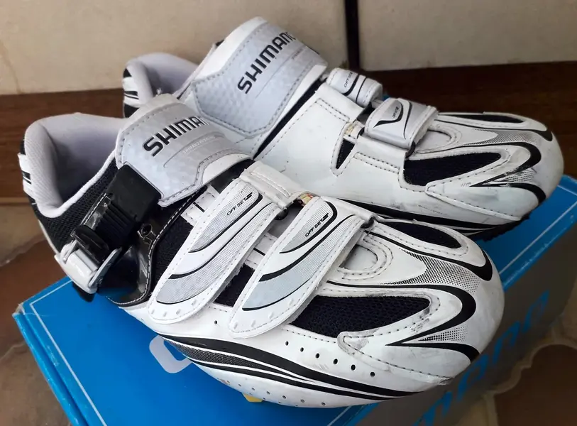 Sold Shimano R087 shoes in size 42. Retrobike