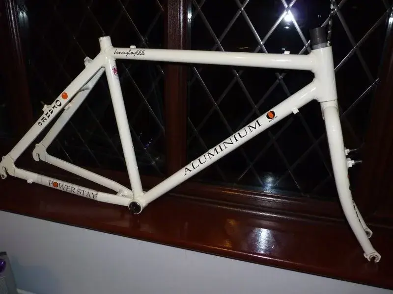 aluminium O side view.webp