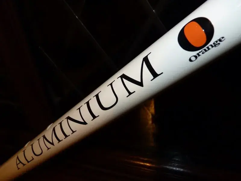 aluminium O downtube logo.webp