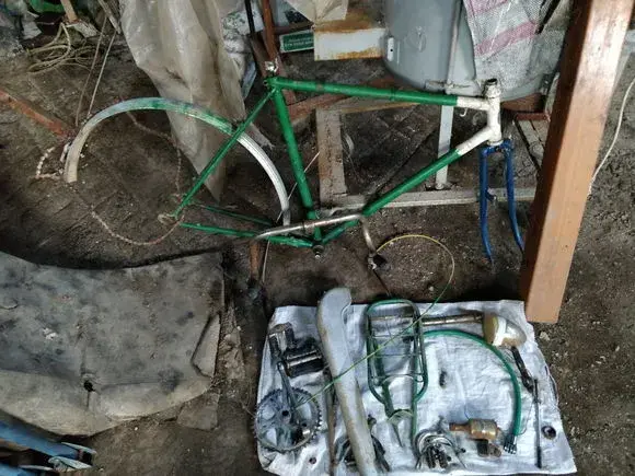 Eska bike in pieces 1978 .webp