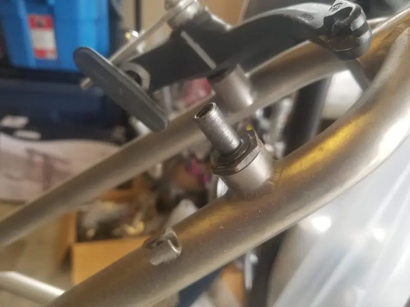Ubrake stud M10x1.25 mounted.webp