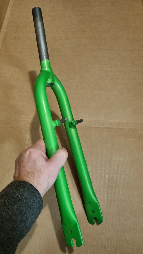 Grüne Straight Fork 1.webp