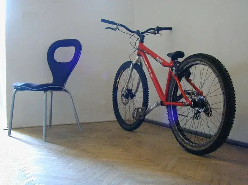 monty-TVCHAIR.webp