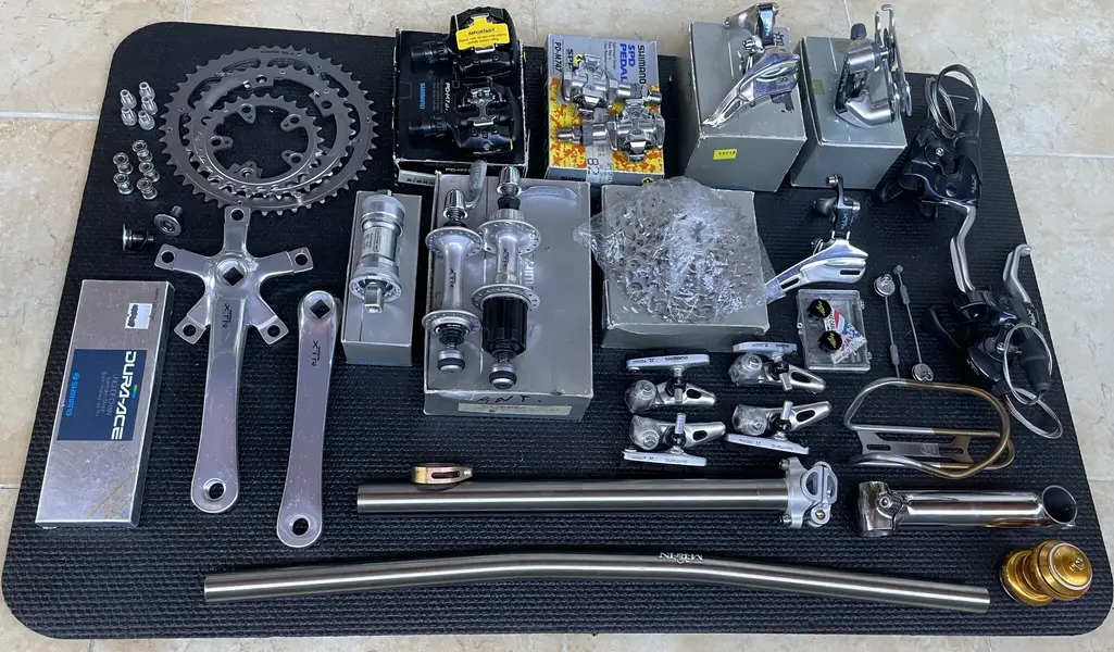 03) XTR M900 Group.webp