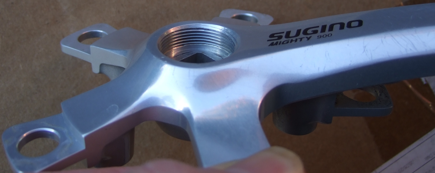 SuginoMighty900-172Point5RightCrankarm-04Outer-CrankarmMountingBoltThread-Resized.webp