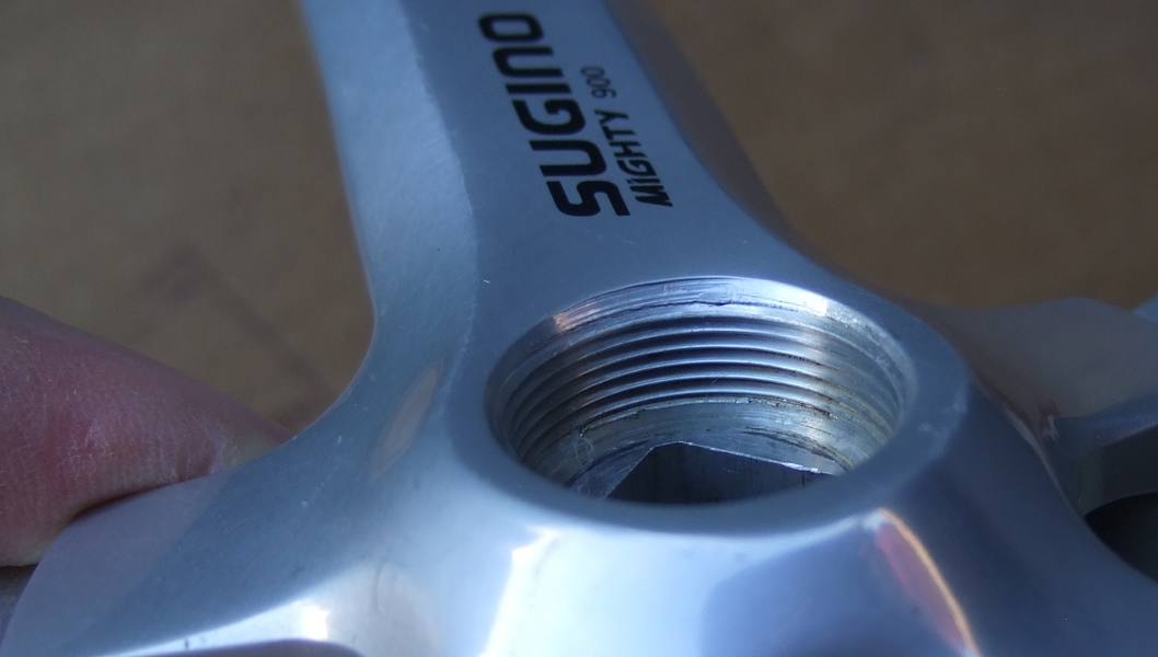 SuginoMighty900-172Point5RightCrankarm-05Outer-CrankarmMountingBoltThread-Resized.webp