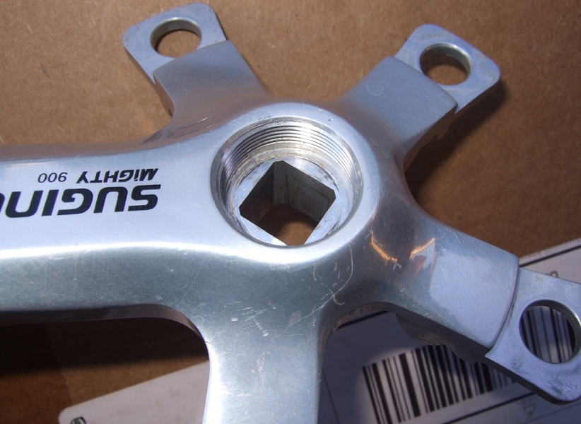 SuginoMighty900-172Point5RightCrankarm-06Outer-CrankarmMountingBoltThreadAndRecess-Resized.webp