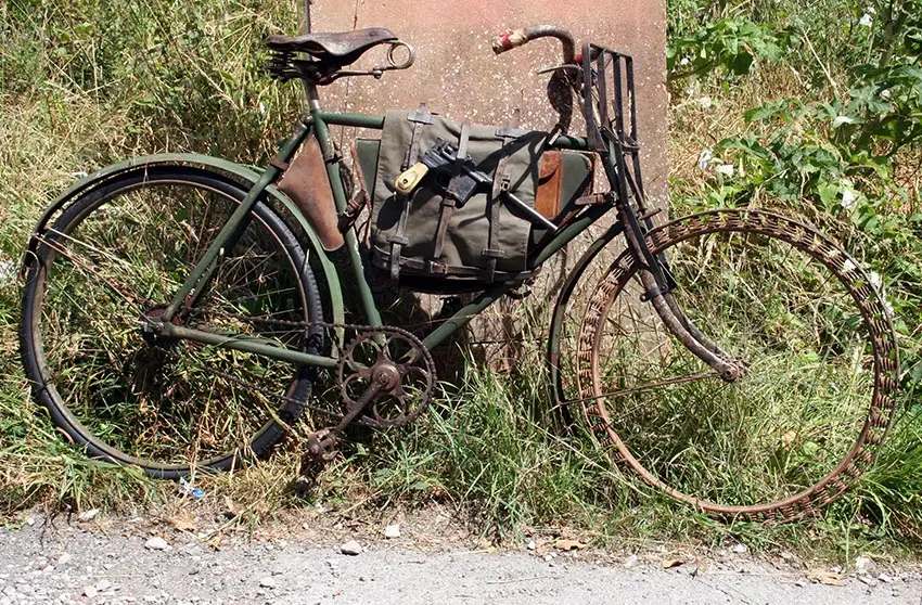 WW1-Germasn-Bicycle-Victoria-Springwheel-01.webp