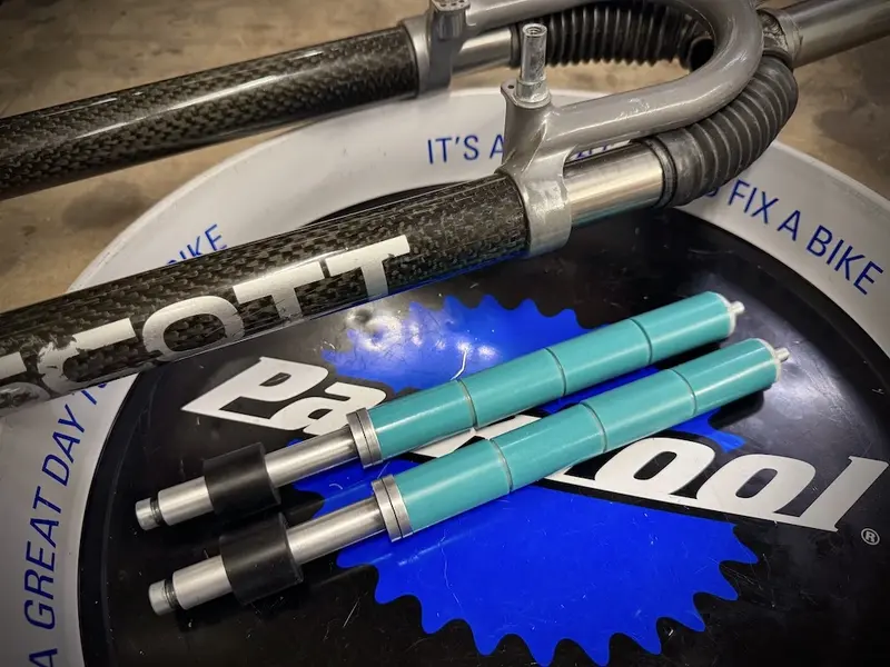 For Scott Unishock carbon retro suspension fork elastomers by Falko Schlötel Germany 02.webp