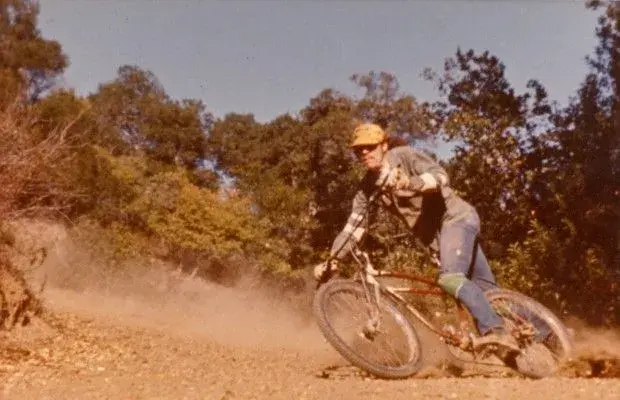 kulnkers-original-mountan-bikes-charlie-kelly-drifting.webp