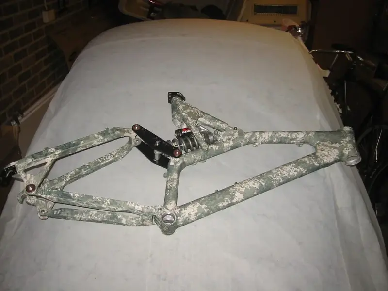 Uzzi in camo.webp