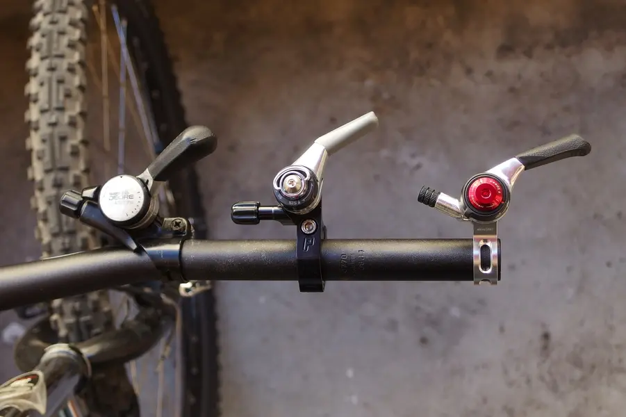 Thumbies Deore sl-MT62 Duraace SL-BS77 und Microshift BS-T09.jpg