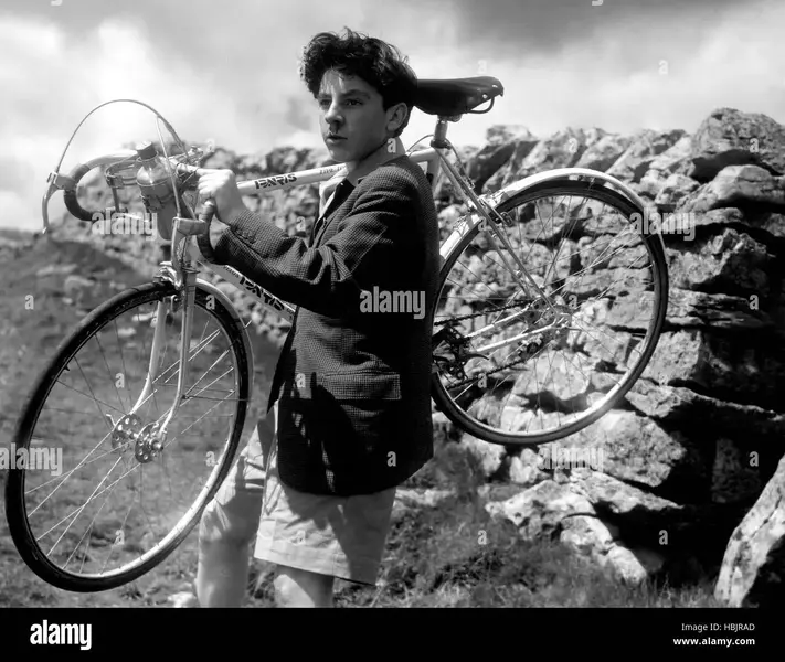 a-boy-a-girl-and-a-bike-anthony-newley-1949-HBJRAD.webp