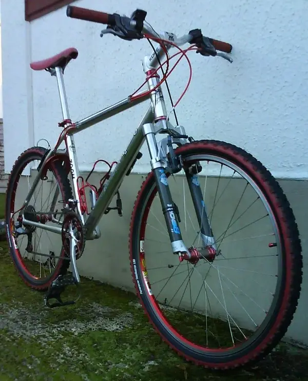 MALTII_Red.webp