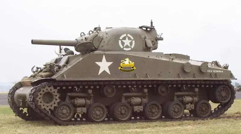 800px-Sherman_Tank_WW2.webp