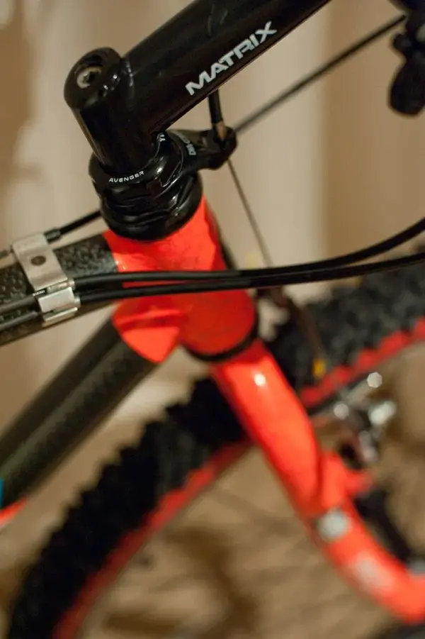 trek8700_Pro_stock_tube.webp