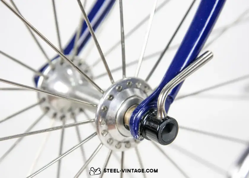 team-raleigh-sbdu-lightweight-bike-1980s-29_1080x.webp