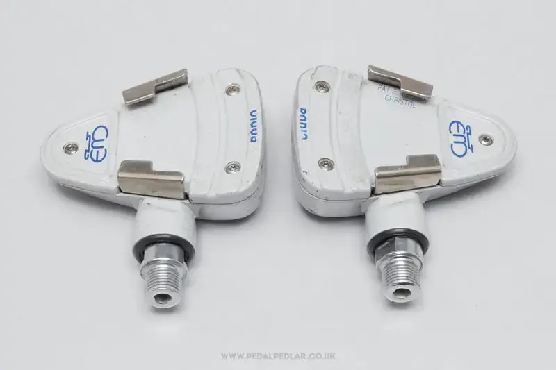 U-PD-C22C-Eddy-Merckx-Podio-Classic-Clipless-Pedals4_800x.webp
