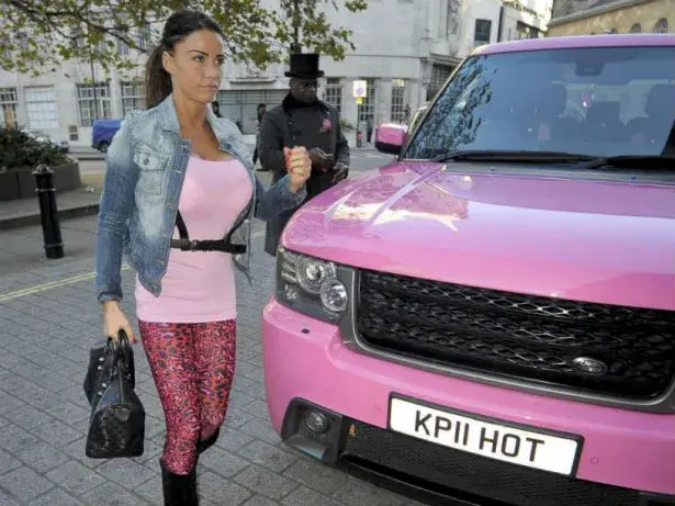 katie-price-was-on-a-5-day-drinking-bender-when-she-crashed-her-pink-range-rover-129298_1.webp