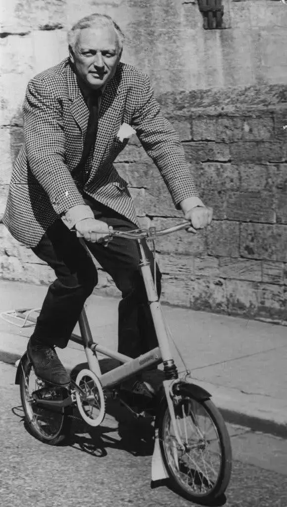 MOULTON-obit-jumbo-768793708.webp