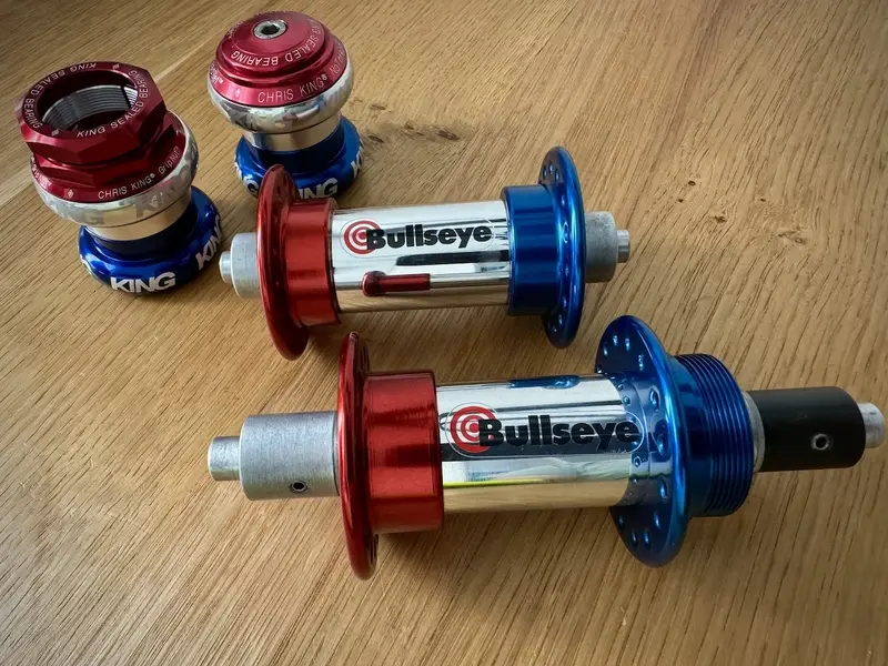 Bullseye hubs chris king patriot by falko schlötel germany.webp