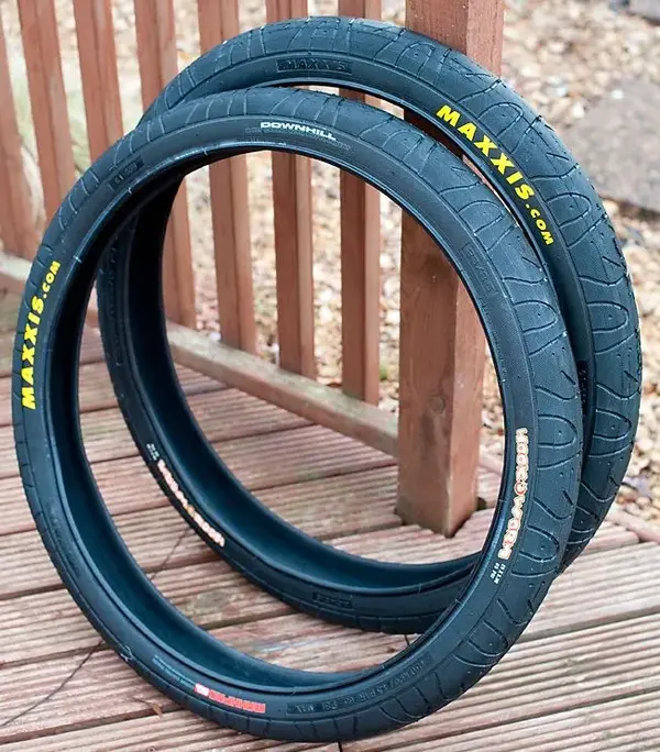hookworm_tyres_005.webp