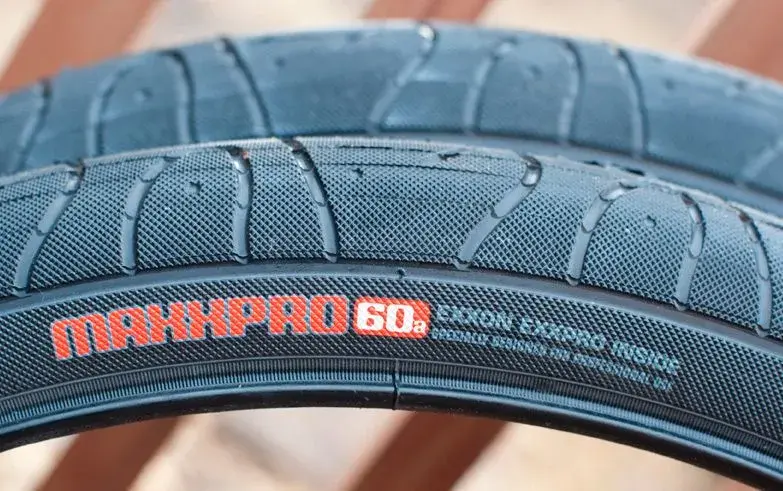 hookworm_tyres_002.webp