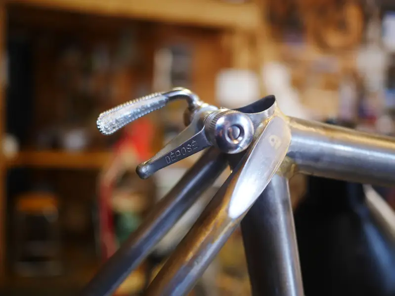 JBX1 R MO jonction haubans tube selle serrage.webp