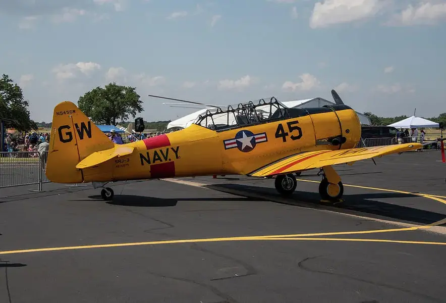 286269-t6-wwii-trainer-aircraft-jg-thompson.webp 286269-t6-wwii-trainer-aircraft-jg-thompson.webp