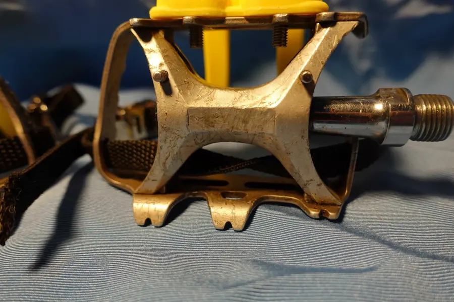 Pedal bot2.jpg