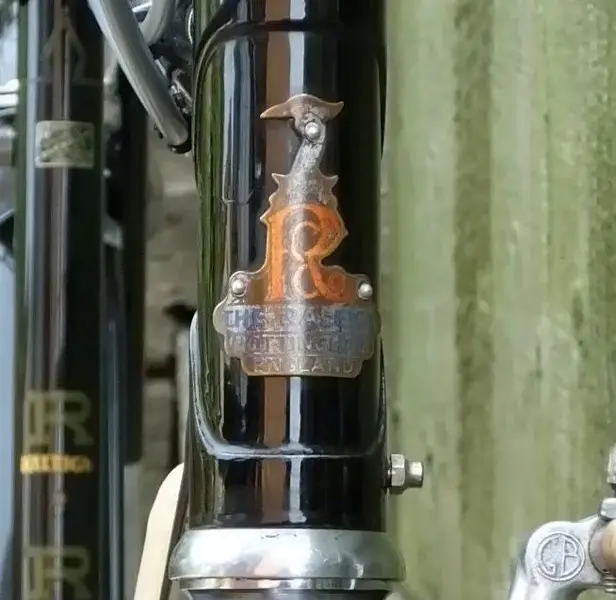 Early Raleigh head badge.webp