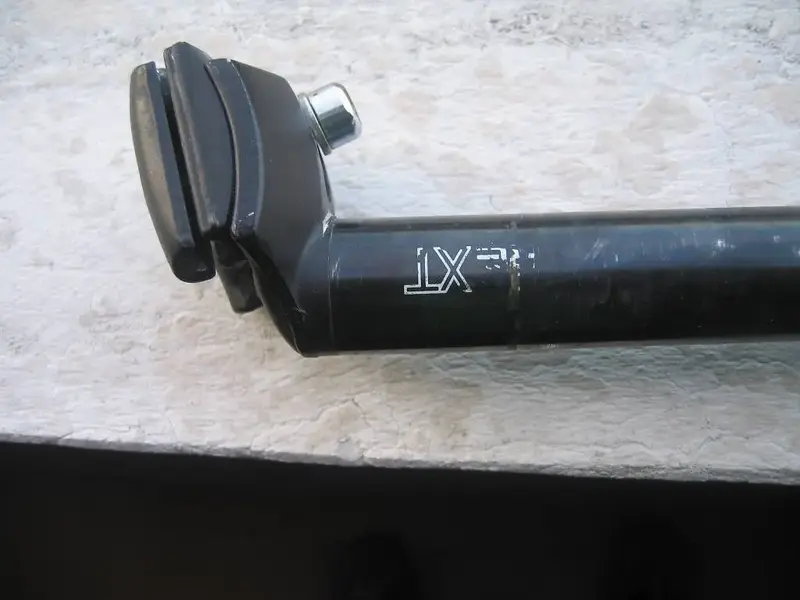 xt seatpost 3.webp