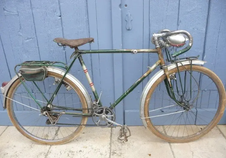 Tornado 650b 1950s 1.webp
