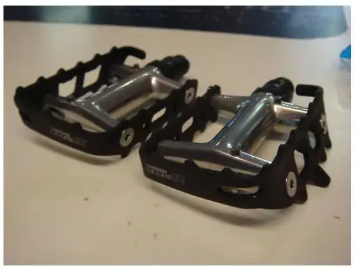 deore_pedals.webp