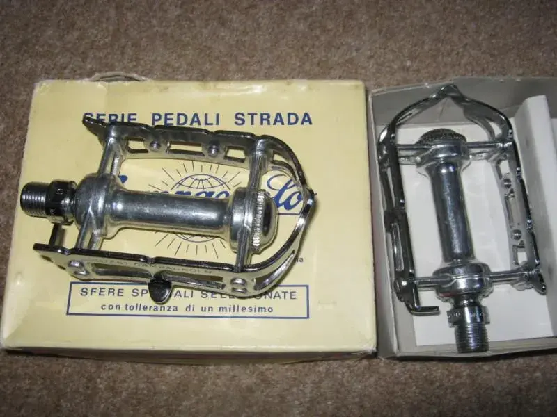 record_strada_pedals.webp
