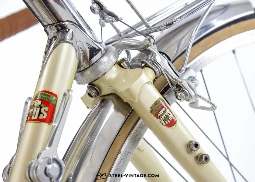 bernard-carre-classic-randonneur-bike-1980-1_1800x1800.webp