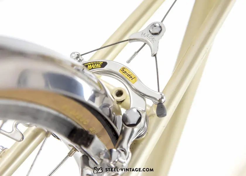 bernard-carre-classic-randonneur-bike-1980-9_1800x1800.webp