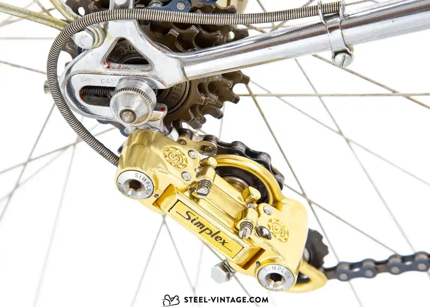 pogliaghi-classic-randonneur-bicycle-1970s-4_1800x1800.webp