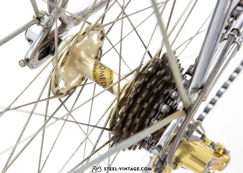 pogliaghi-classic-randonneur-bicycle-1970s-5_1800x1800.webp