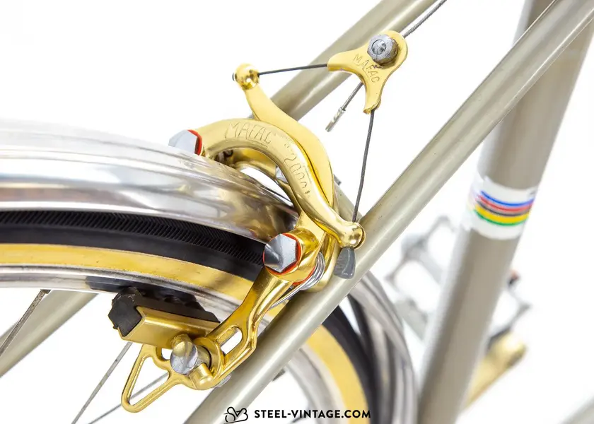 pogliaghi-classic-randonneur-bicycle-1970s-6_1800x1800.webp