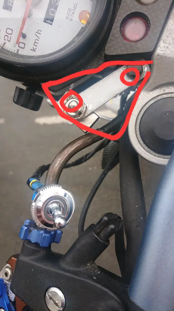 Replacing the headlight switch.webp