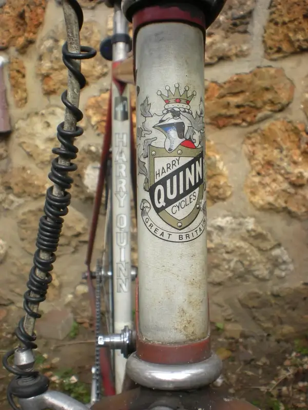 hq_headbadge.webp