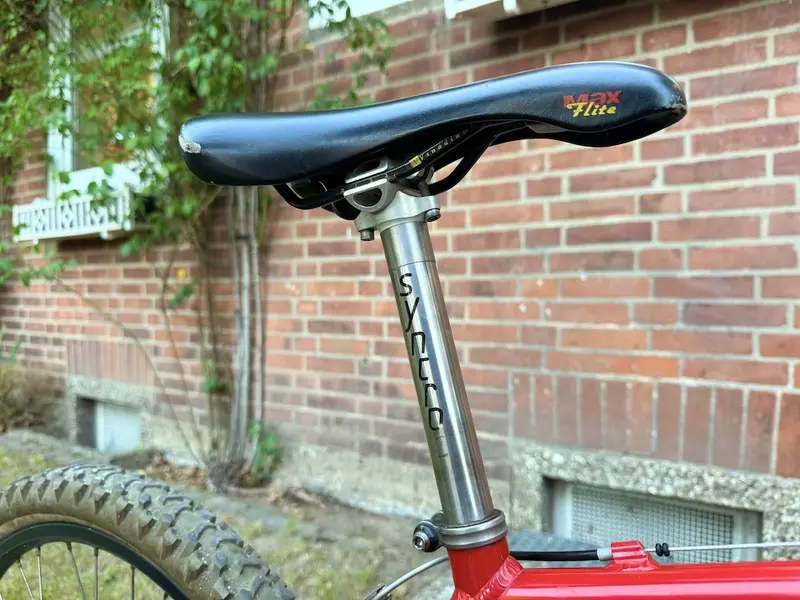 Specialized S-Works with FSX Carbon Titanium forks 02.webp