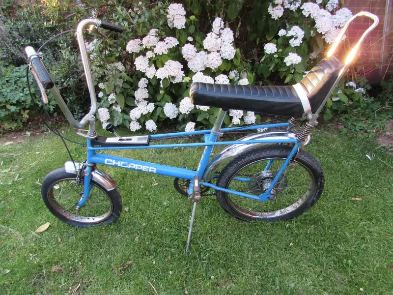 vintage-mk-1970s-blue-raleigh-chopper_360_bfa3c5d73adfb38b50a439173455e040-1852819054.webp