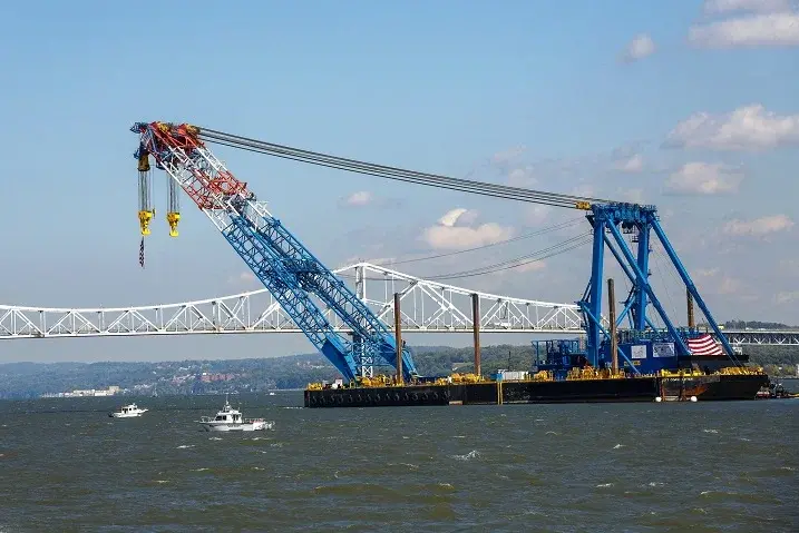 CRANEweb1-superJumbo.webp
