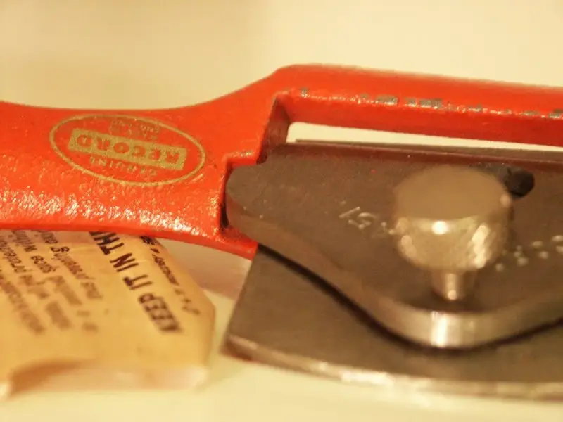 Red Record Spoke Shave 1.webp
